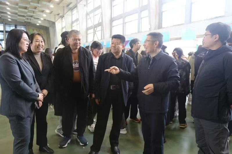 冯瑞银副董事长带队调研公司招聘会